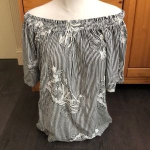 Kaffe off the shoulder top size medium